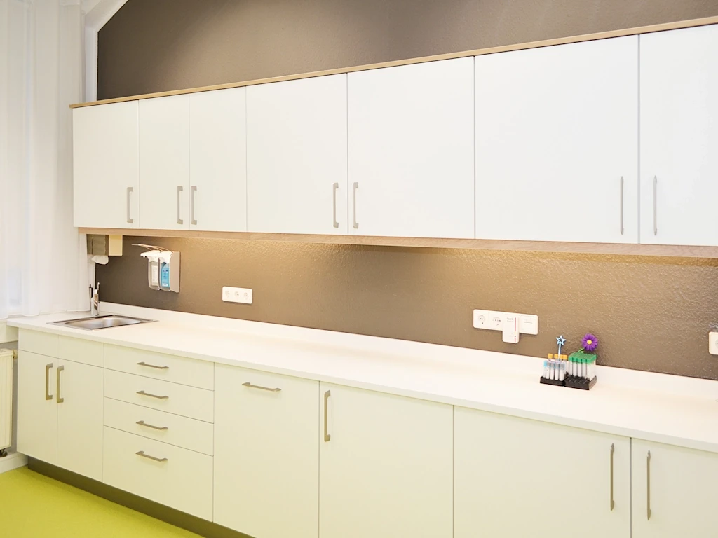 18_Onkologie_Cottbus_Behandlungszeile_b