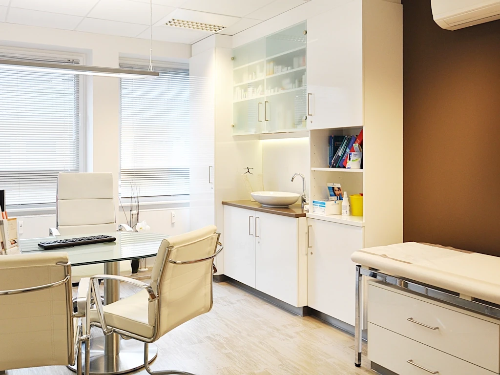 20_Hautarzt_Aschaffenburg_Behandlung_1_b