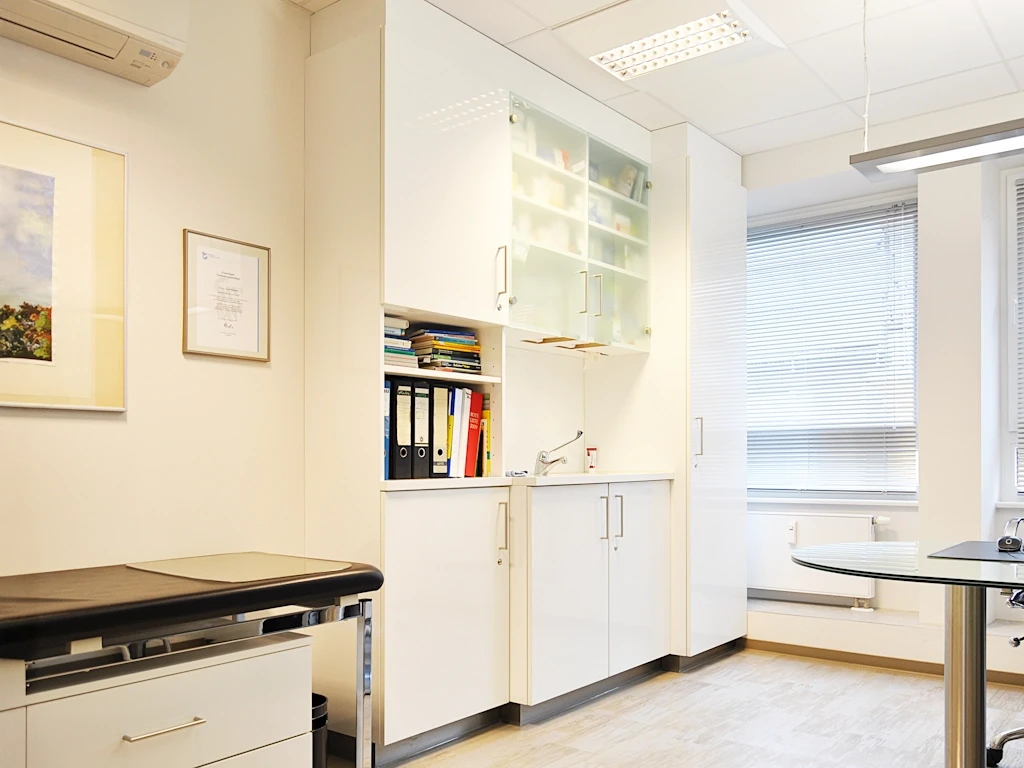 20_Hautarzt_Aschaffenburg_Behandlung_3_b