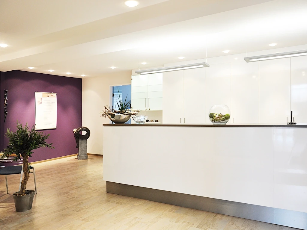 20_Hautarzt_Aschaffenburg_Empfang_b