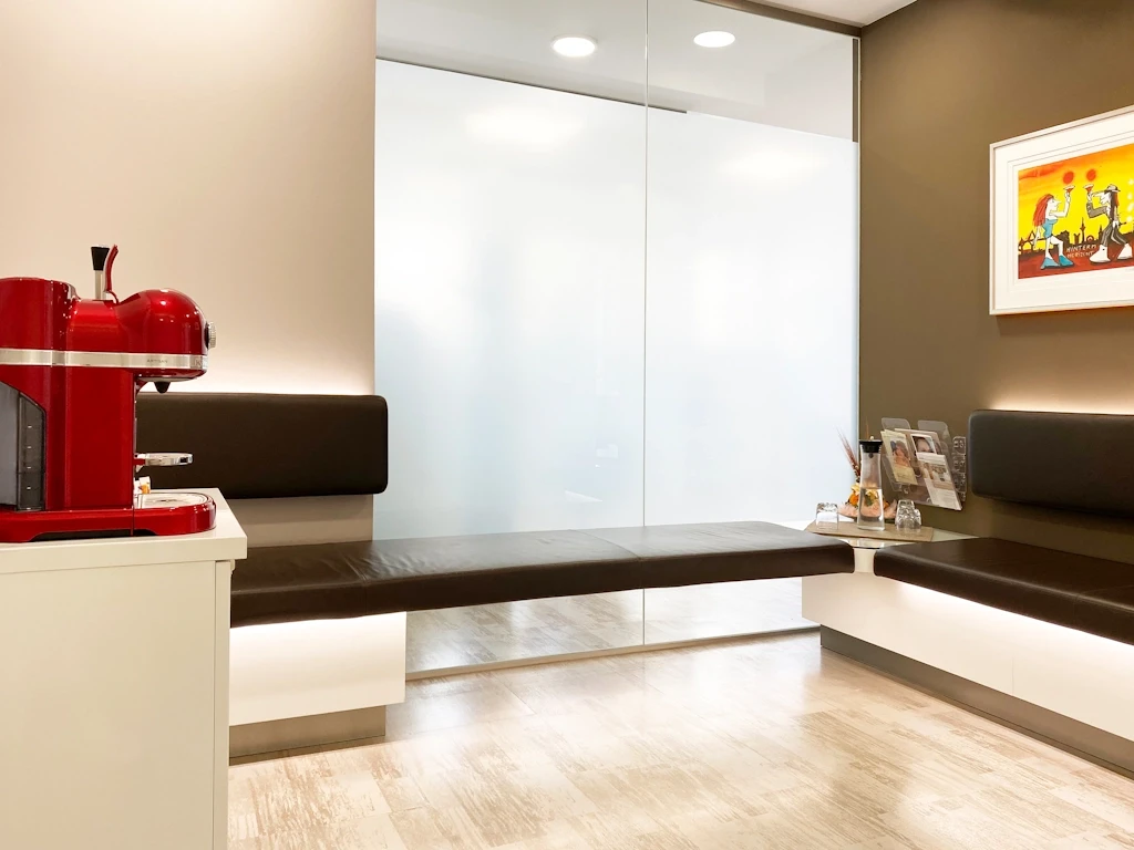 20_Hautarzt_Aschaffenburg_Warten_1_b