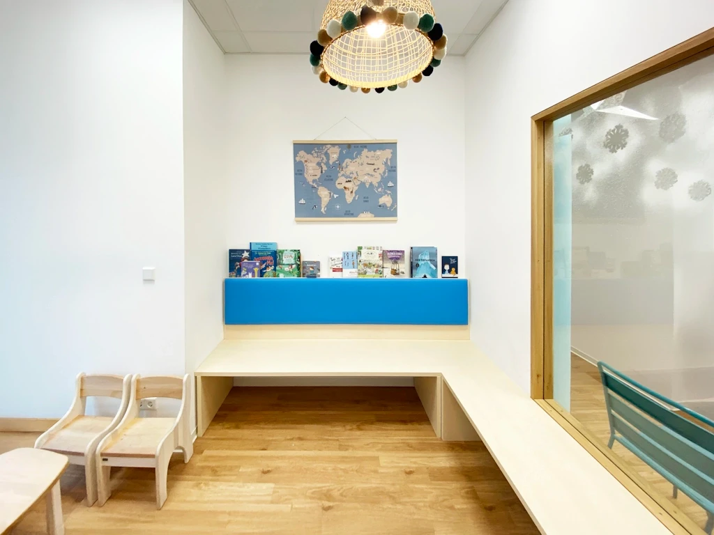 22_Kinderarzt_Heidelberg_Warten_2_b