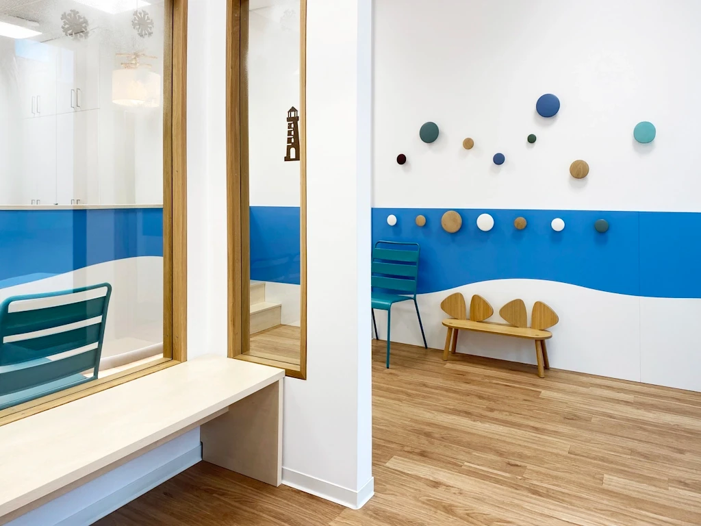 22_Kinderarzt_Heidelberg_Warten_b