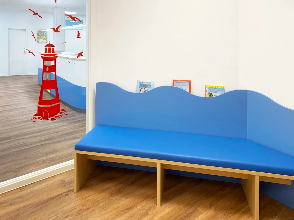 23_Kinderarzt_Kaiserslautern_Warten_b