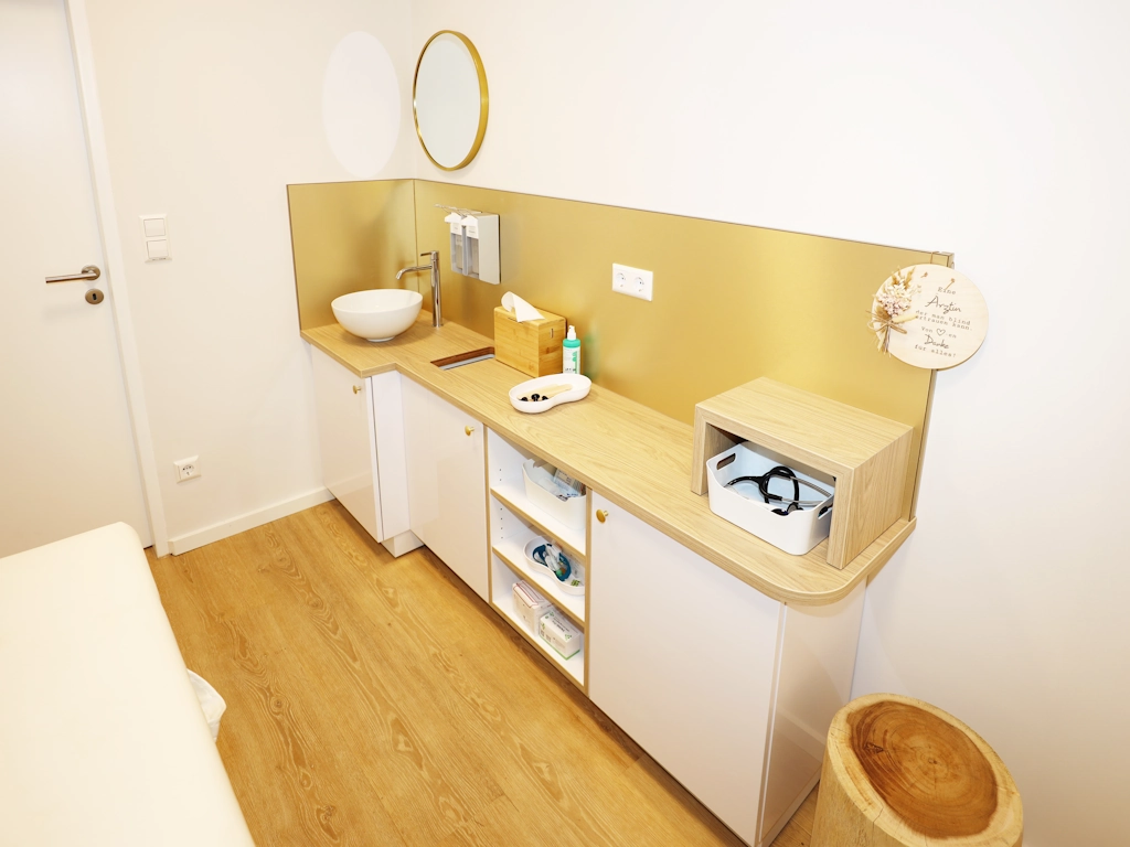 24_Kinderarzt_Berlin_2_Behandlung_1_b_neu