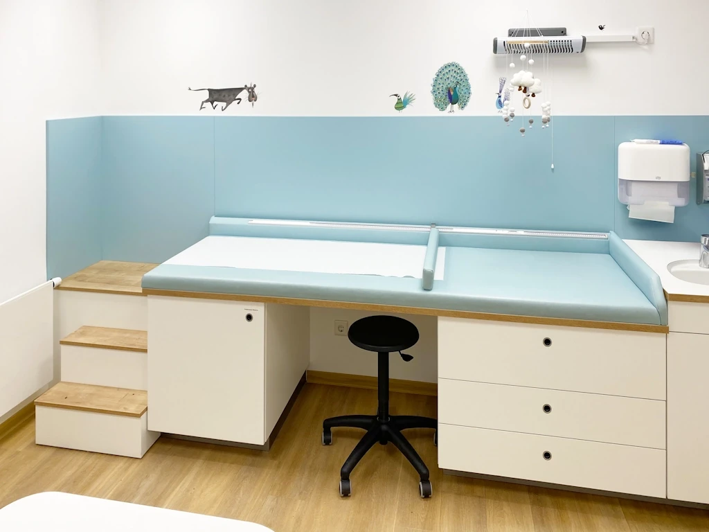 25_Kinderarzt_Emmerich_am_Rhein_KHO_Behandlung_2_b