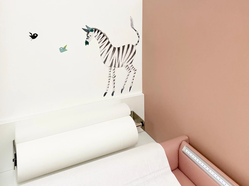 25_Kinderarzt_Emmerich_am_Rhein_KHO_Behandlung_Detail_b