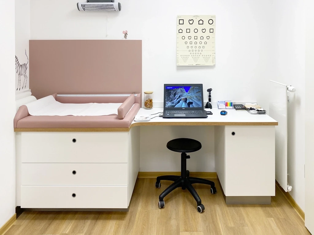 25_Kinderarzt_Emmerich_am_Rhein_KHO_Behhandlung_1_b