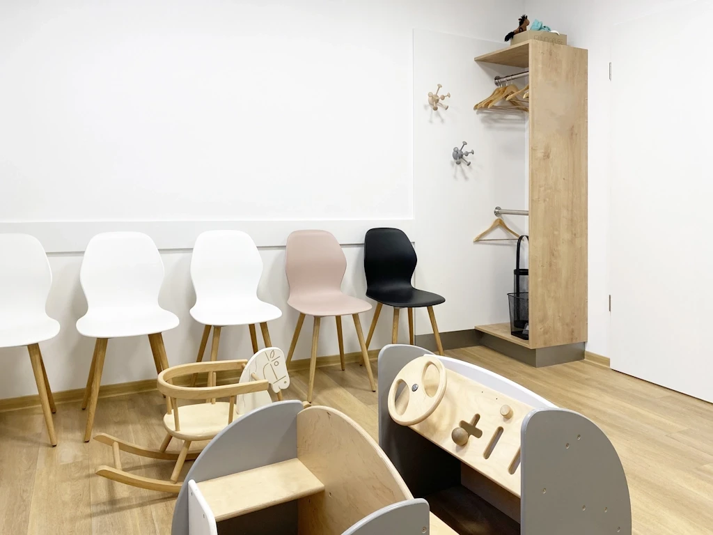 25_Kinderarzt_Emmerich_am_Rhein_KHO_Warten_1_b