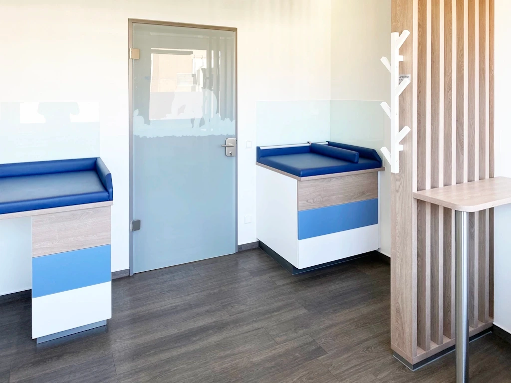 25_Kinderarzt_Frankfurt_Behandlung_1_b