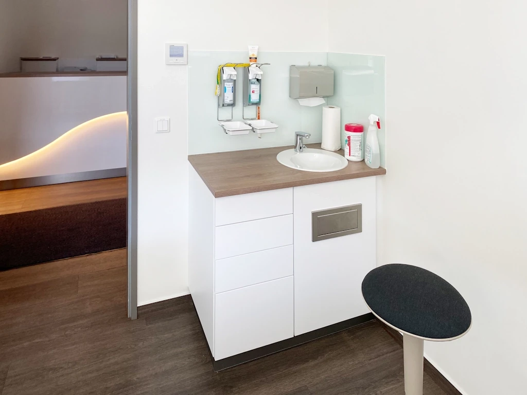 25_Kinderarzt_Frankfurt_Behandlung_b