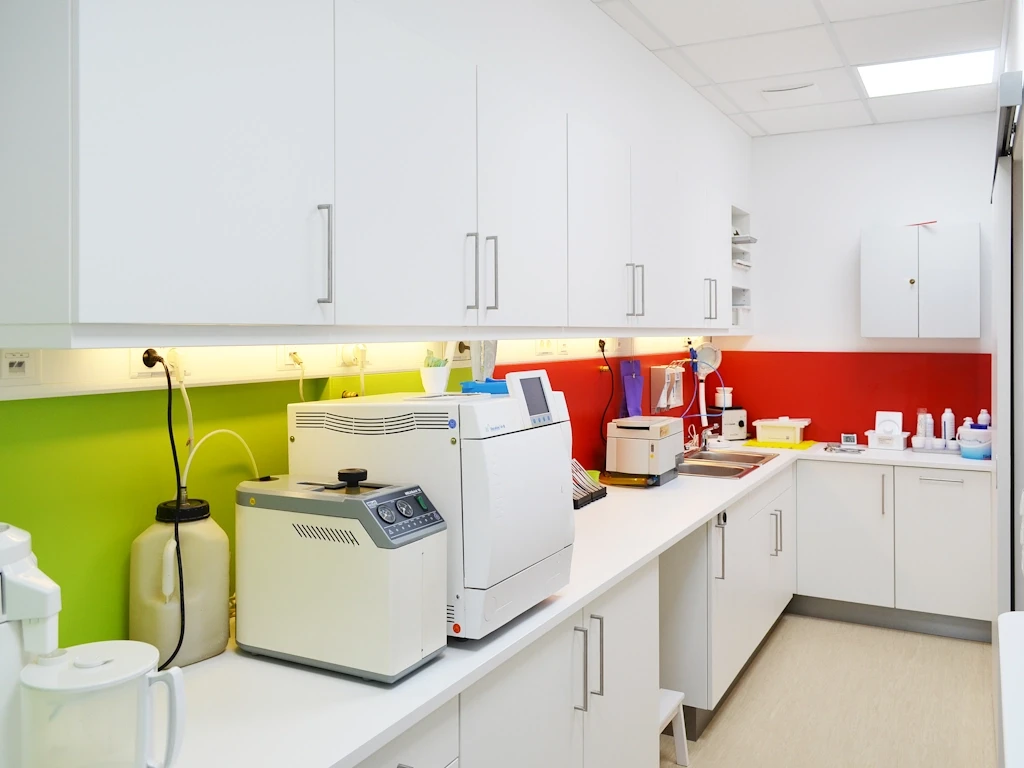 Dental_Berlin_2019_Sterilisationsraum_b
