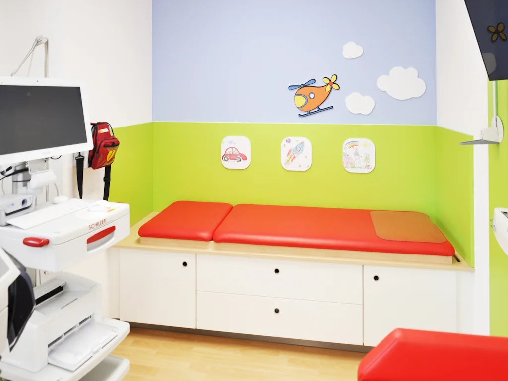 Bild: 19_Kinderarzt_Leimen_Behandlung_2