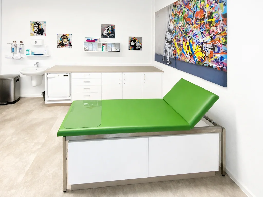 Bild: 25_Kinderarzt_Wittenberg_Behandlung_2